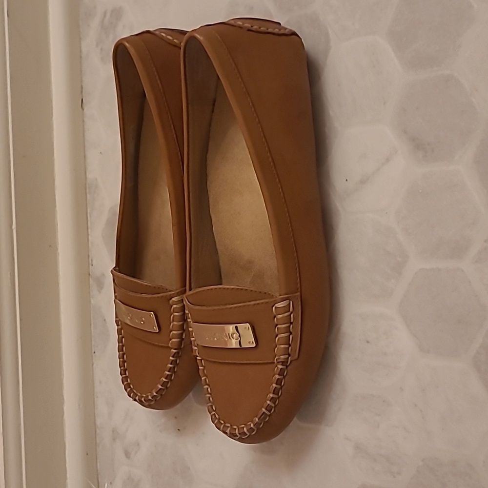 Vionic Camel Flats - image 3